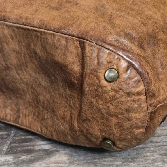 Rare Sundance Slightly Distressed Studded Genuine Leather Crossbody Shoulder Bag - Picture 9 of 11